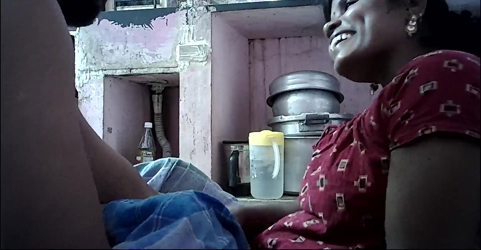 Indian house wife big boobs nippals kiss