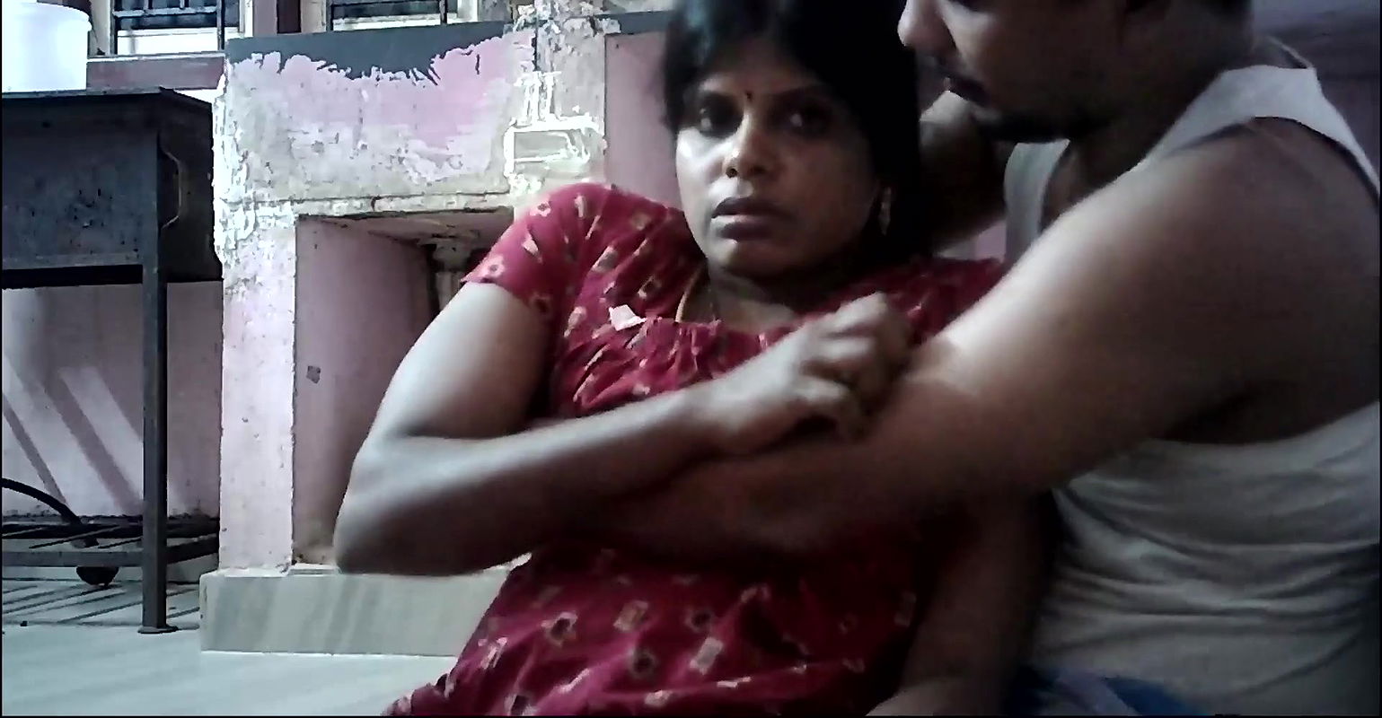 Indian house wife lips kissing ass