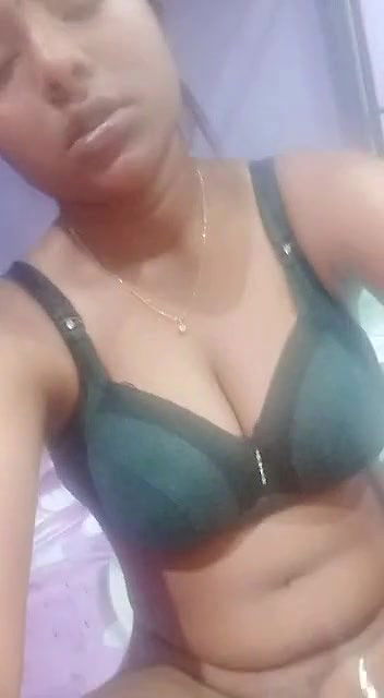 Very horny and sexy mallu babe pics and videos