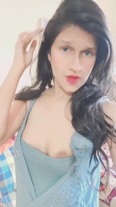 Naughty Desi Whore YUMMY Delicious Boobs Flash Tease