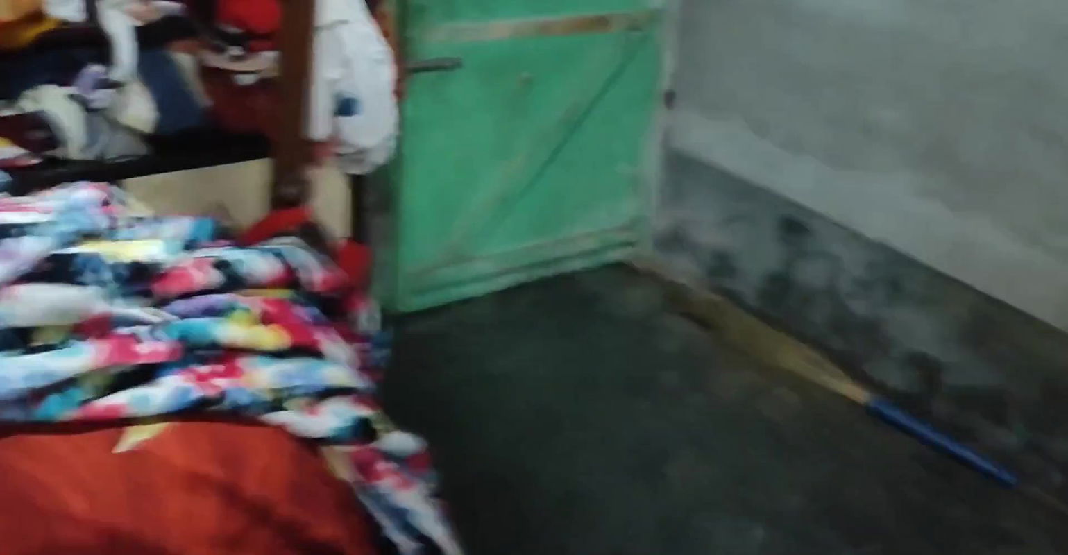 Desi bhabhi showing pussy indian bhabhi ko jamkar chudai