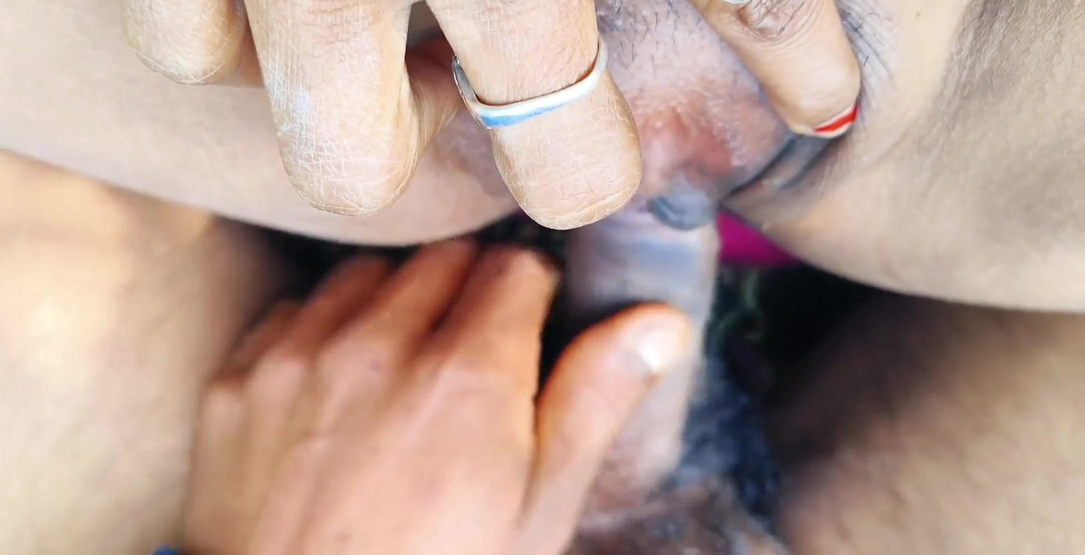 Tamilnadu Wale makan maliki apne kiraye Wale wife ko jungal me lejake hard chodai kar rahe the tab uske husband ne dekh fir key