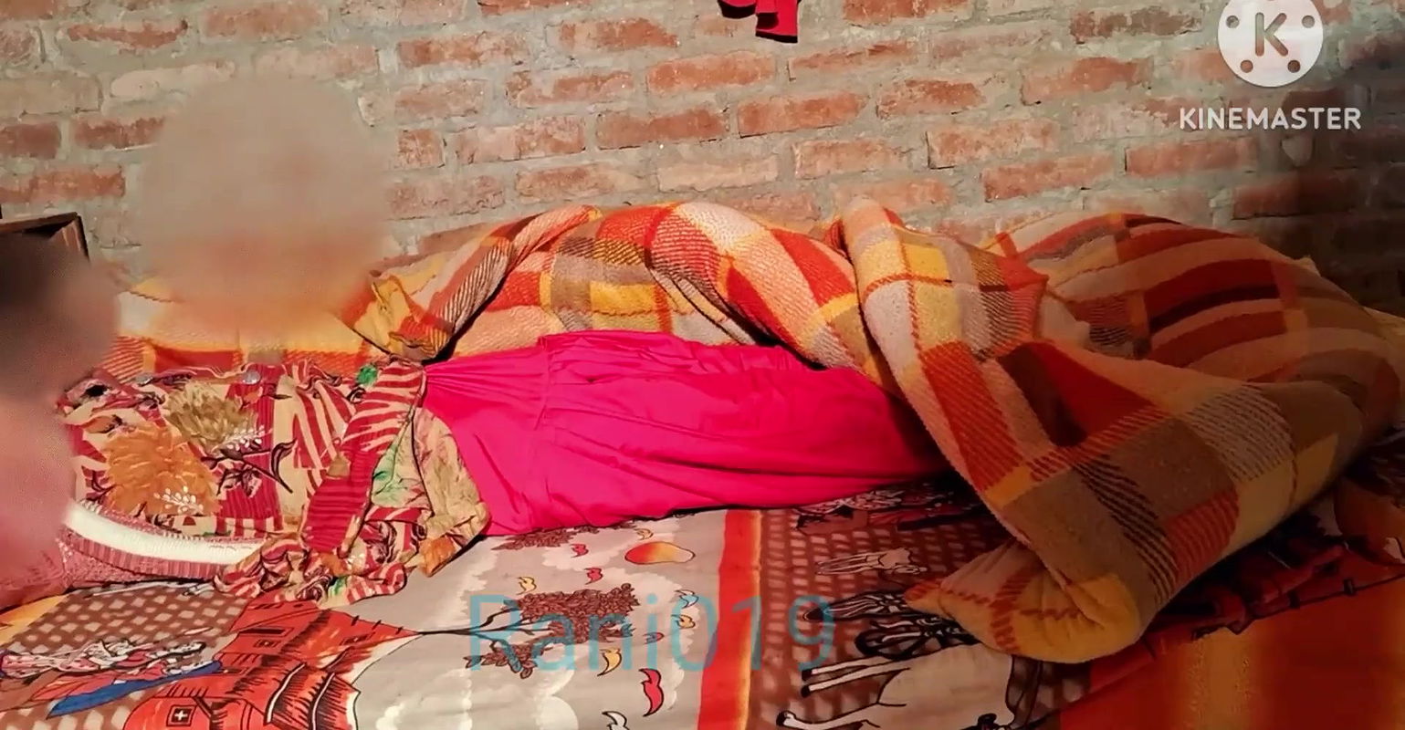 Desi hauswaif rani bhabhi ki chudayi deregan condom laga ke choda