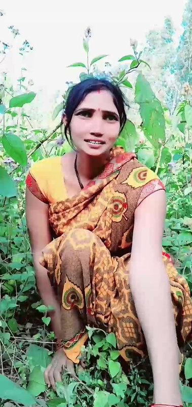 Horny Village Bhabhi Outdoor Masterbuting