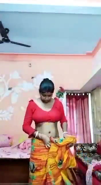 Village bhabi in saree