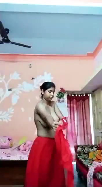Village bhabi in saree