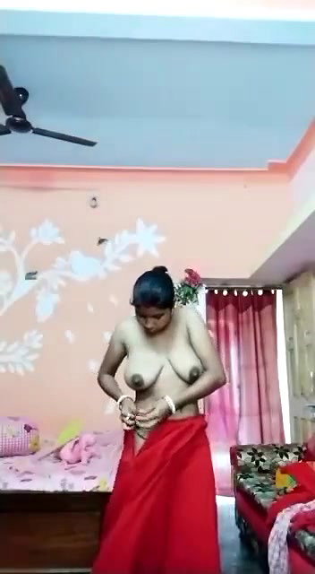 Village bhabi in saree