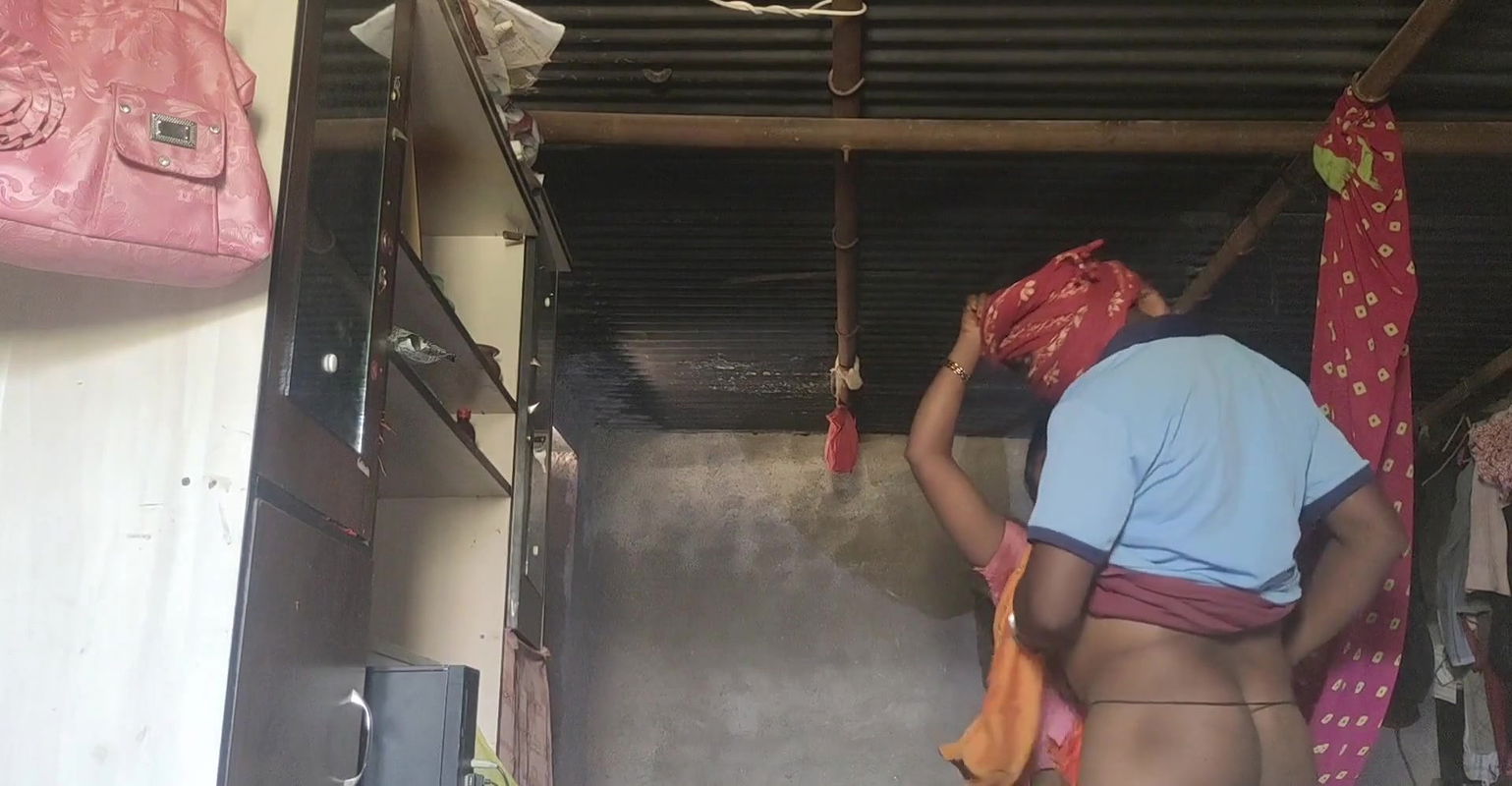 Desi village beautiful bhabhi sex with cum in pussy