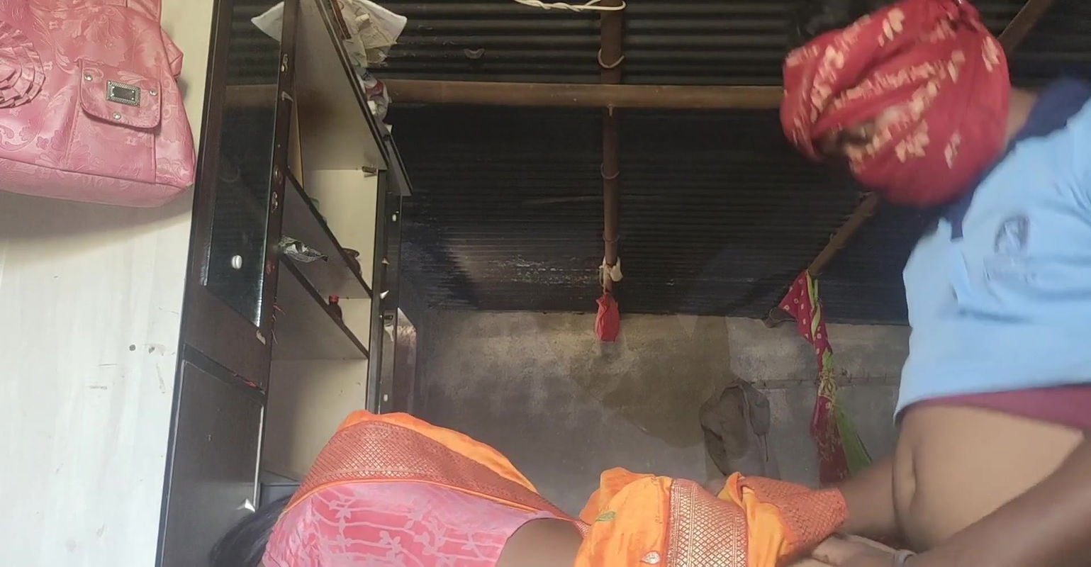 Desi village beautiful bhabhi sex with cum in pussy