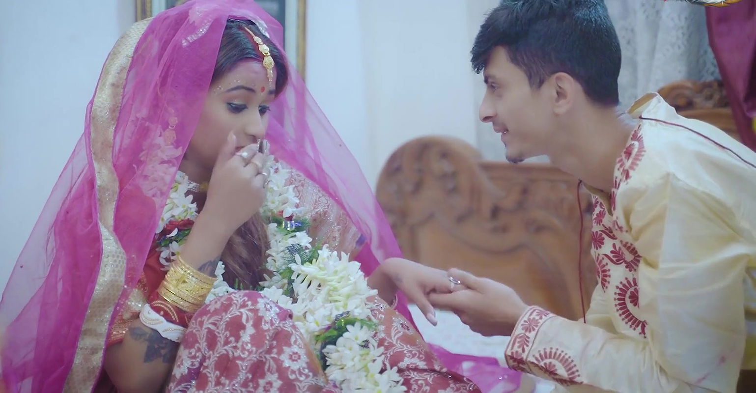 SHAADEE KE RAT HUSBAND KE SAMNE BOYFRIEND KE SATH HARDCORE SEX FULL MASTI