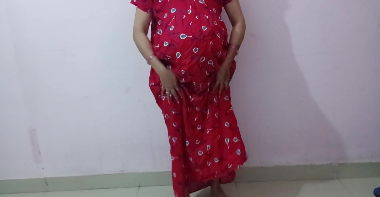 Desi village bhabi hard pussy pamping