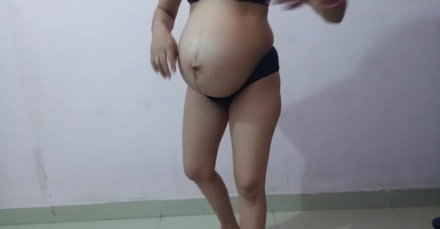 Desi village bhabi hard pussy pamping