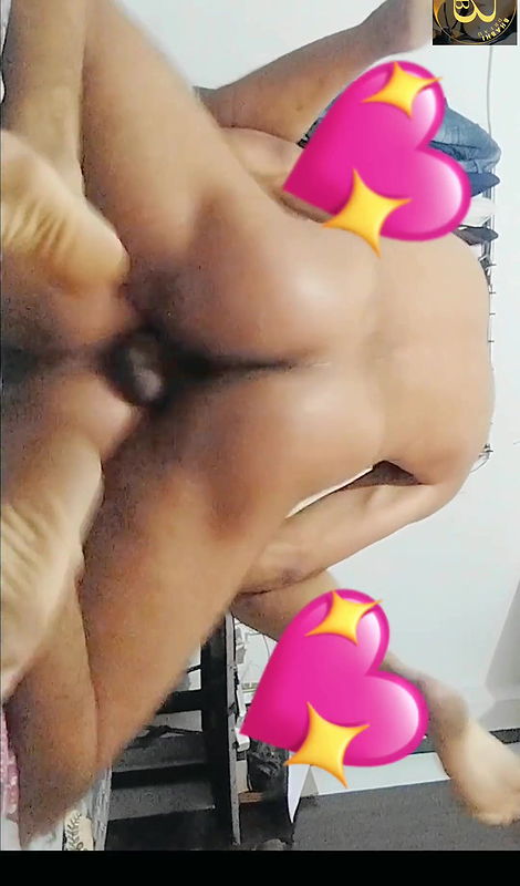 desi Bhabhi enjoying romance and sex with nebighour dever at home on Valentine day