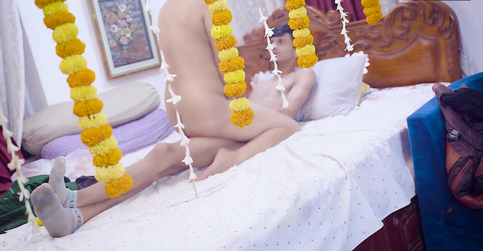 Desi Indian Kaamwali Bai ko akela pakar Malik ne chod dala Full Movie