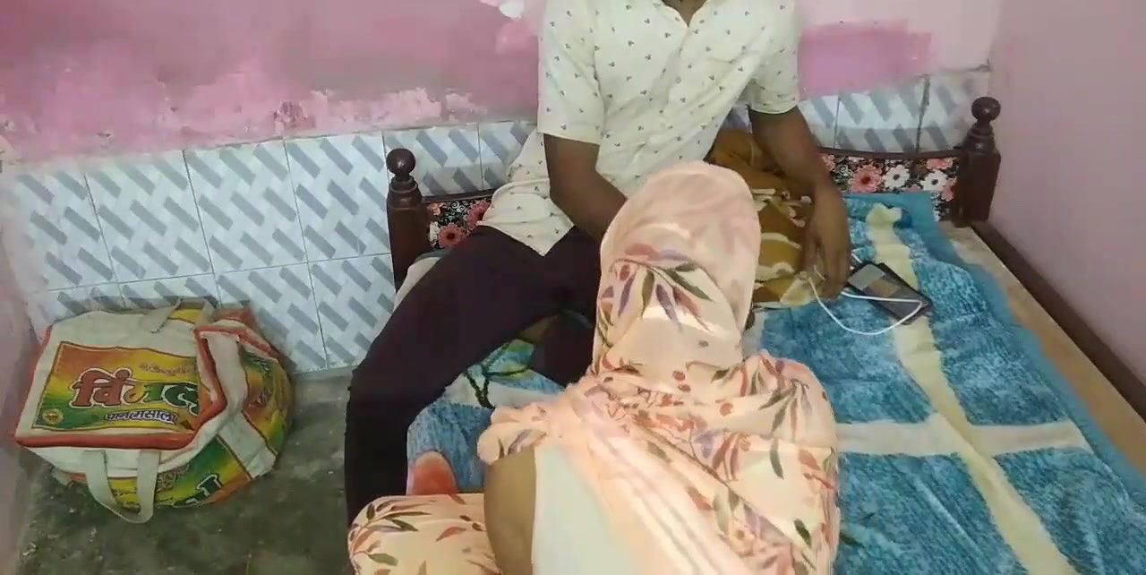 Indian Housekeeper Beautiful Girl Sonia she fucking by boss for good pay