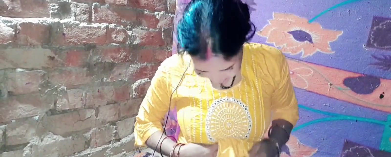 Beautiful desi indian bhabhi fucked by her brother in law and cum on mouth with hindi audio