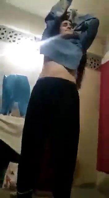 Desi lady removing clothes