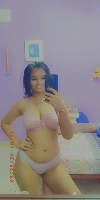 Desi Beautiful Tamil Cute Girlfriend Big Boobs Show & Saree Strip Mirror Selfies