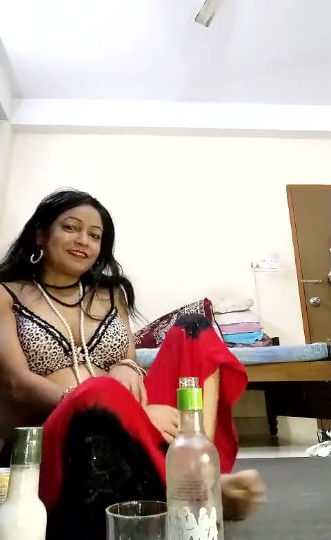 Indian desi bhabhi enjoy sec with sex toy, smoke cigarette, hot boobs nippal small size pussy