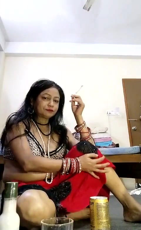 Indian desi bhabhi enjoy sec with sex toy, smoke cigarette, hot boobs nippal small size pussy