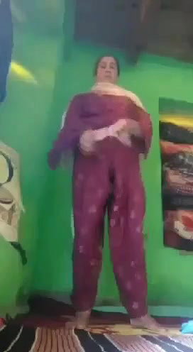 Aunty Showing For Lover
