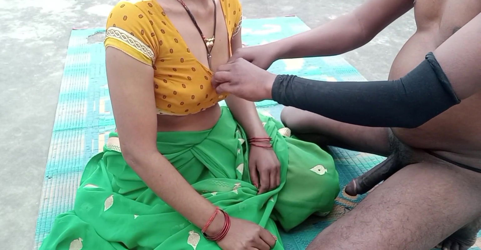 Country sister-in-law and brother-in-law climbed on the terrace, sister-in-law massaged brother-in-law’s penis and brother-in-la