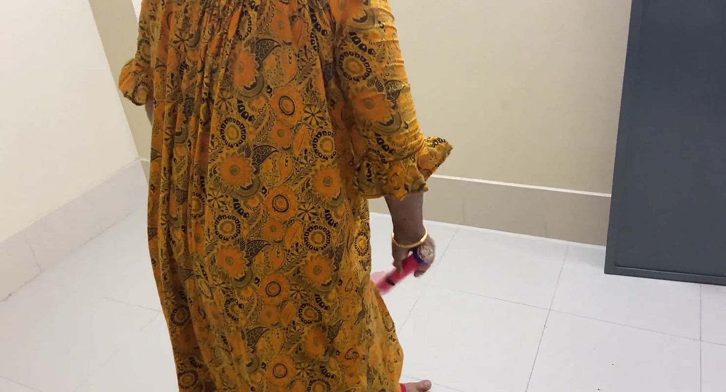 I hugged the maid in my house and started fucking