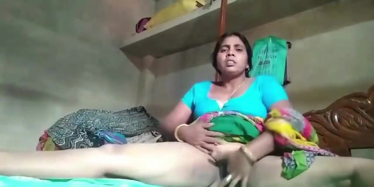 Indian hot aunty open fussy fingering