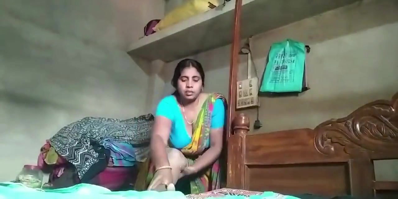 Indian hot aunty open fussy fingering