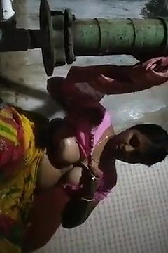 Indian hot girl bathing video full open