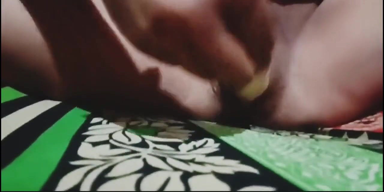 Alone in the pussy with the lonely hand