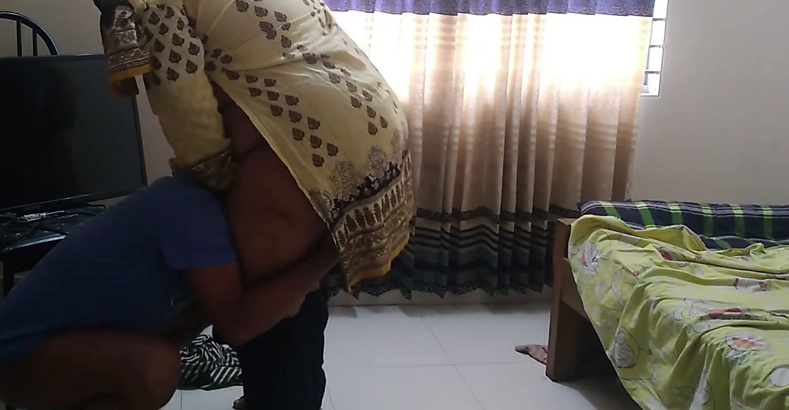 Gujarati Sexy 18yo Female Guest fucked by Hotel staff in Hotel room – Big Ass Anal Cum