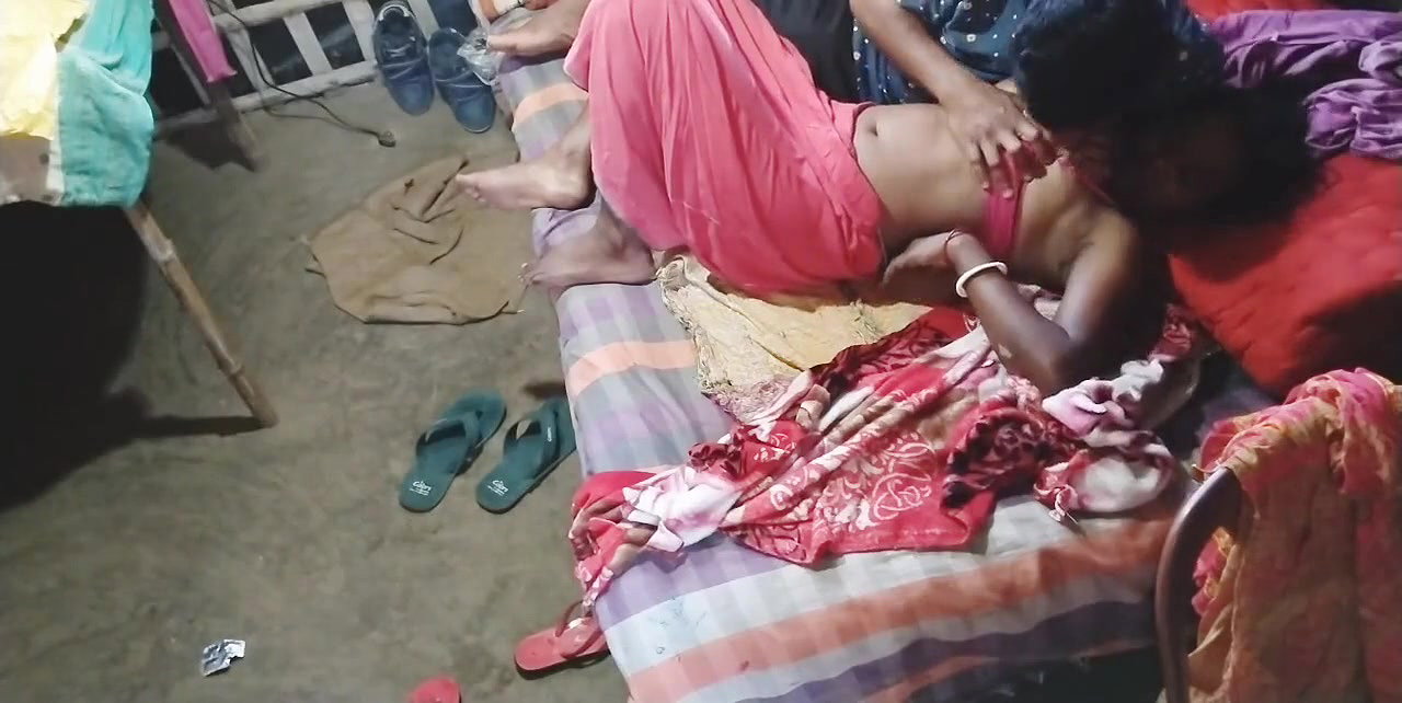 Pumi bhabi ka hot romantic sex apne boy frand ke sat