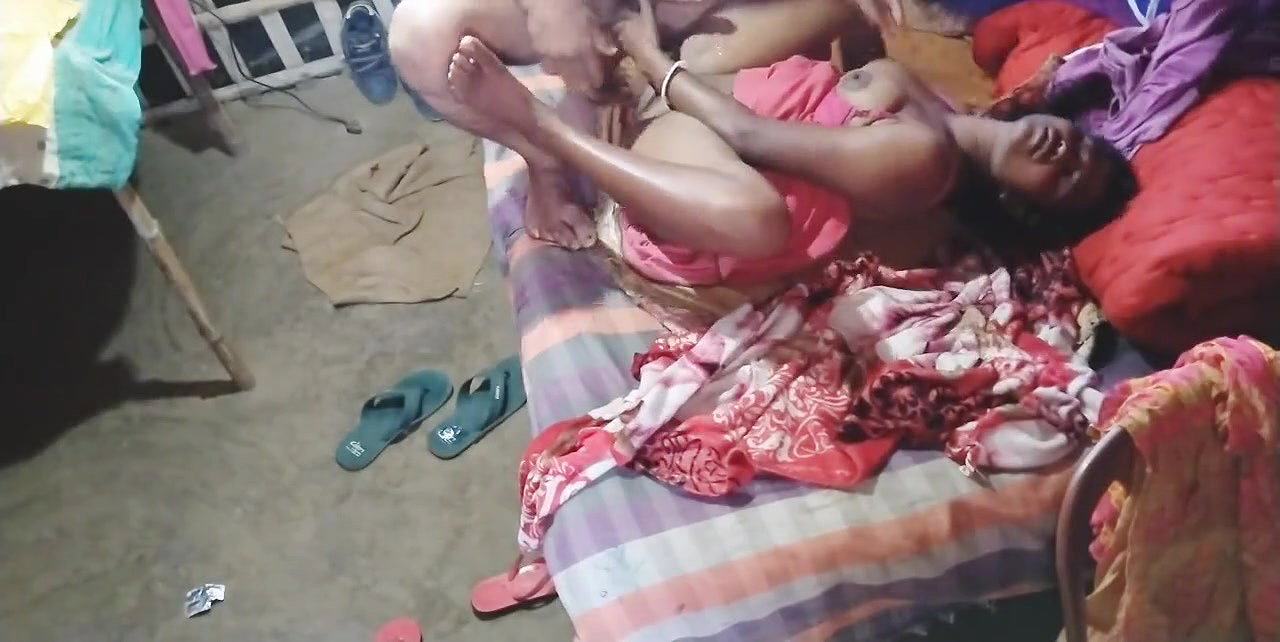 Pumi bhabi ka hot romantic sex apne boy frand ke sat