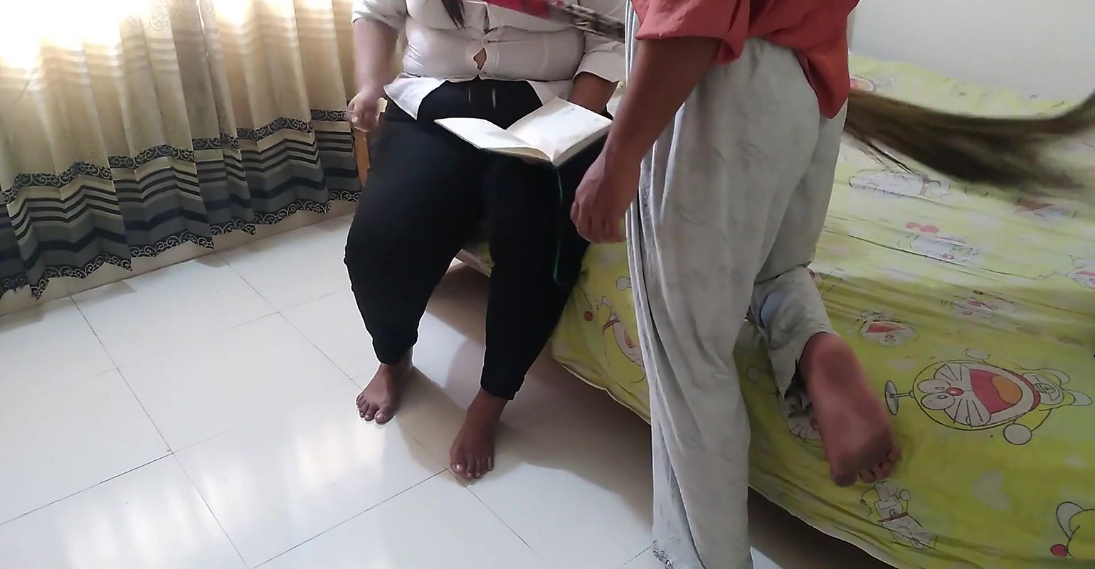 The female teacher was fucked by the student inside the room during the tutoring – Jabardast Chudai