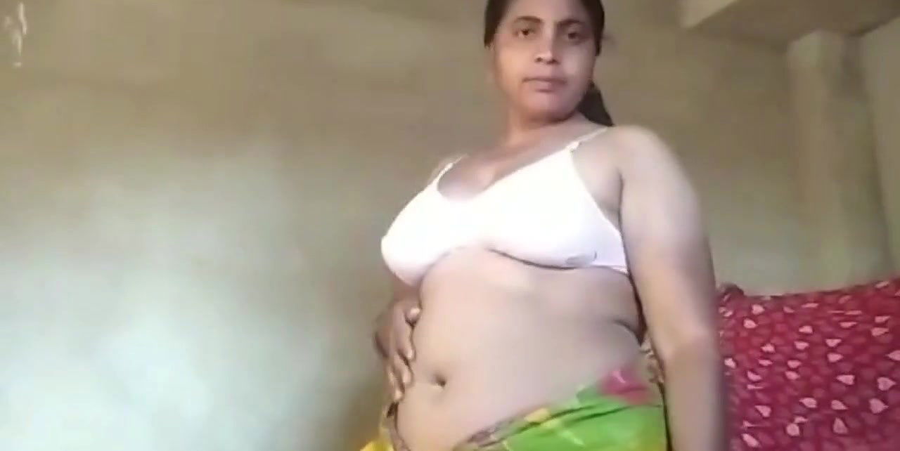 Desi Village house wife hot video