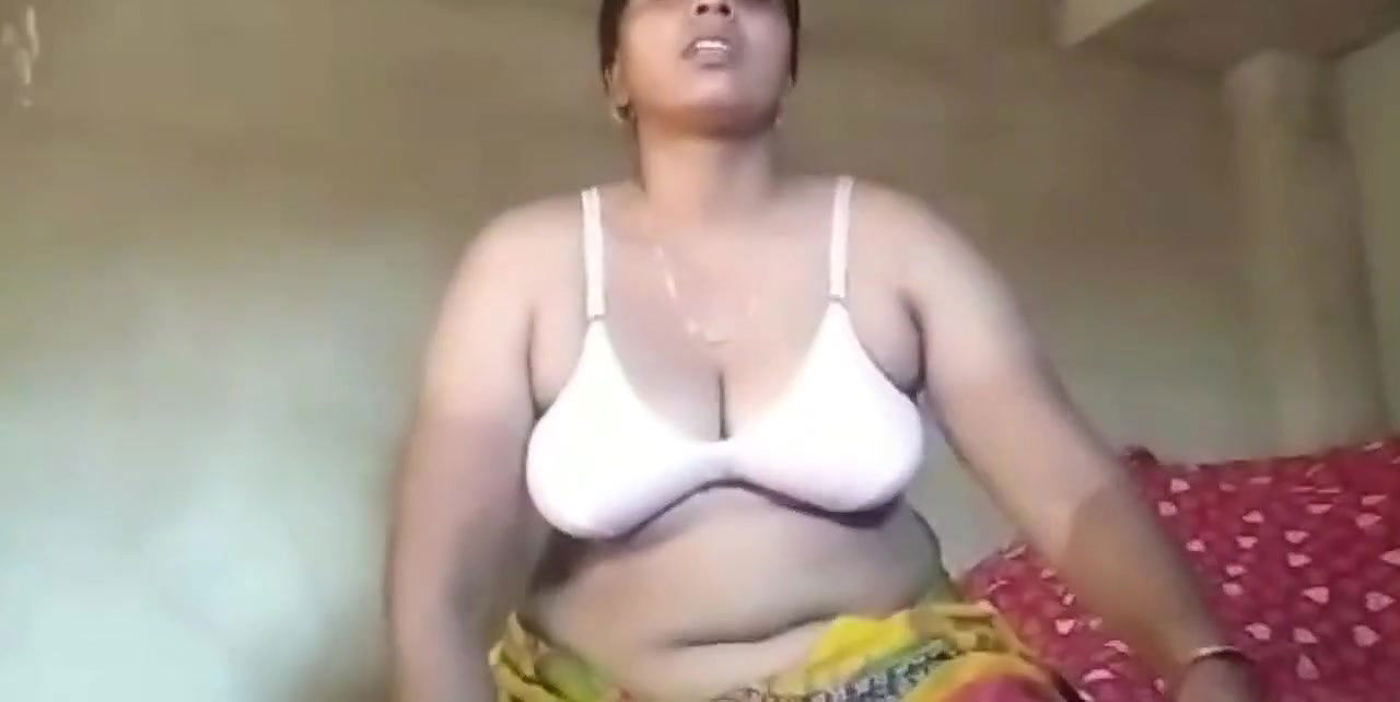 Desi Village house wife hot video