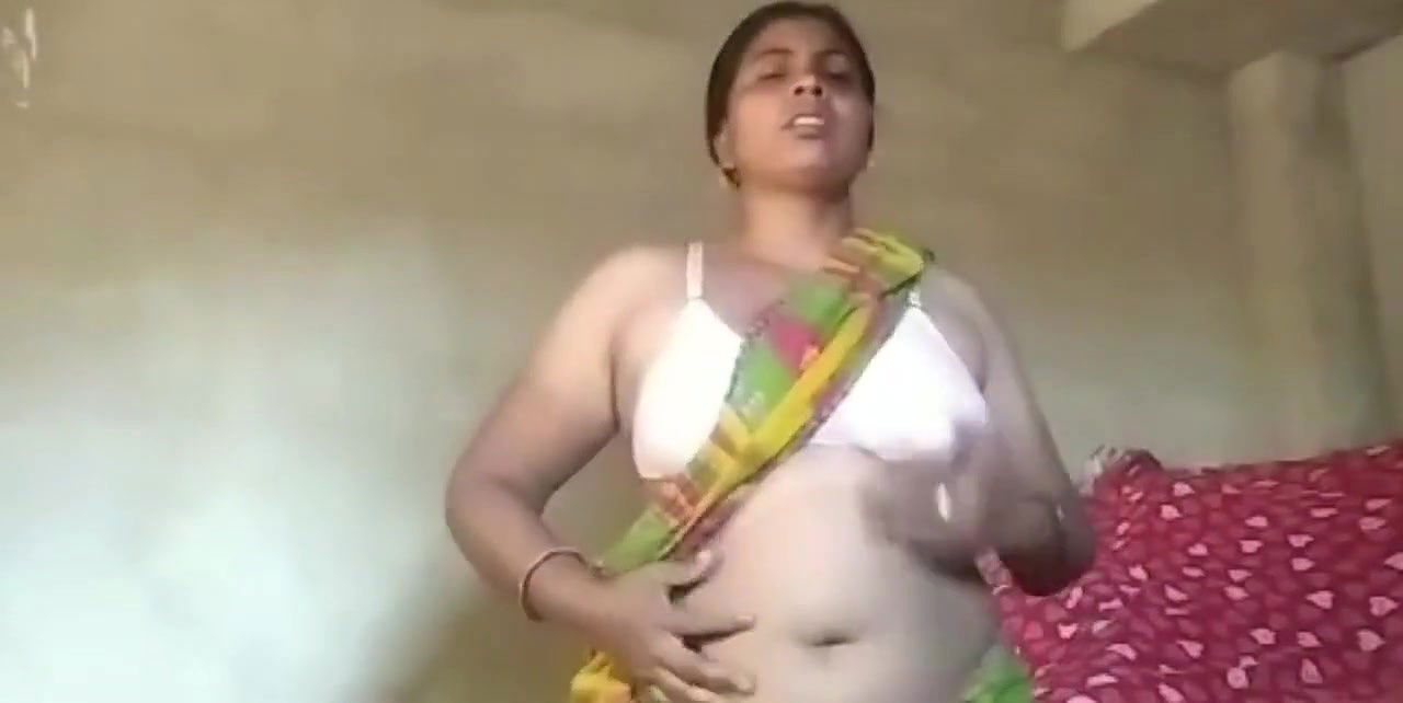 Desi Village house wife hot video
