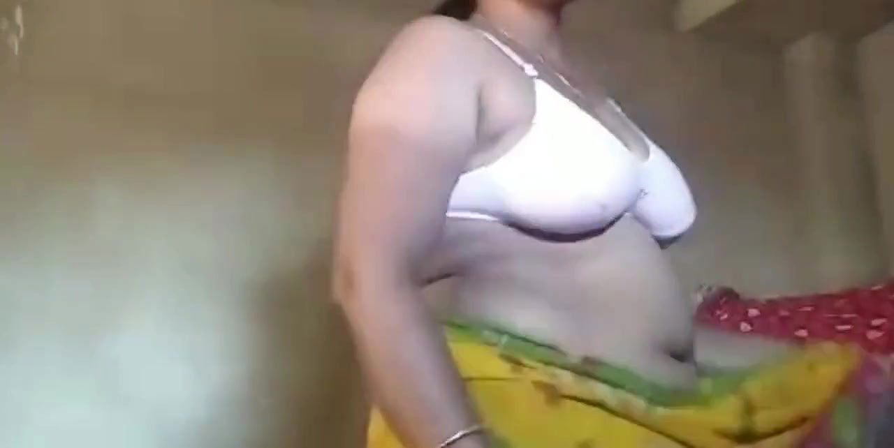 Desi Village house wife hot video