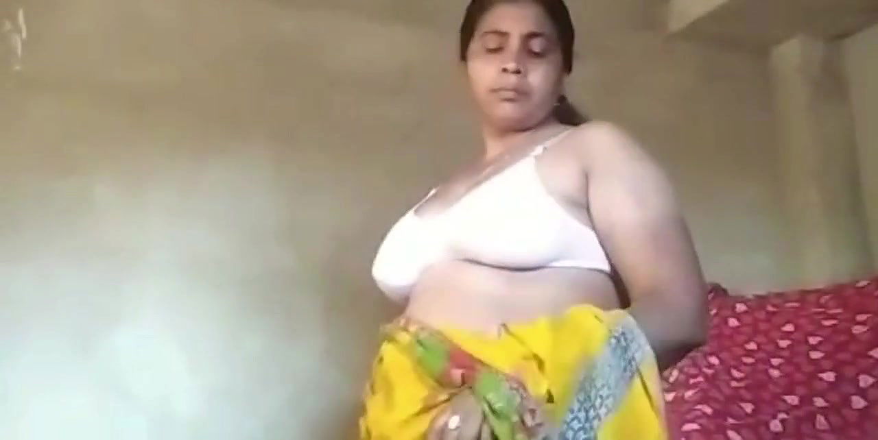 Desi Village house wife hot video