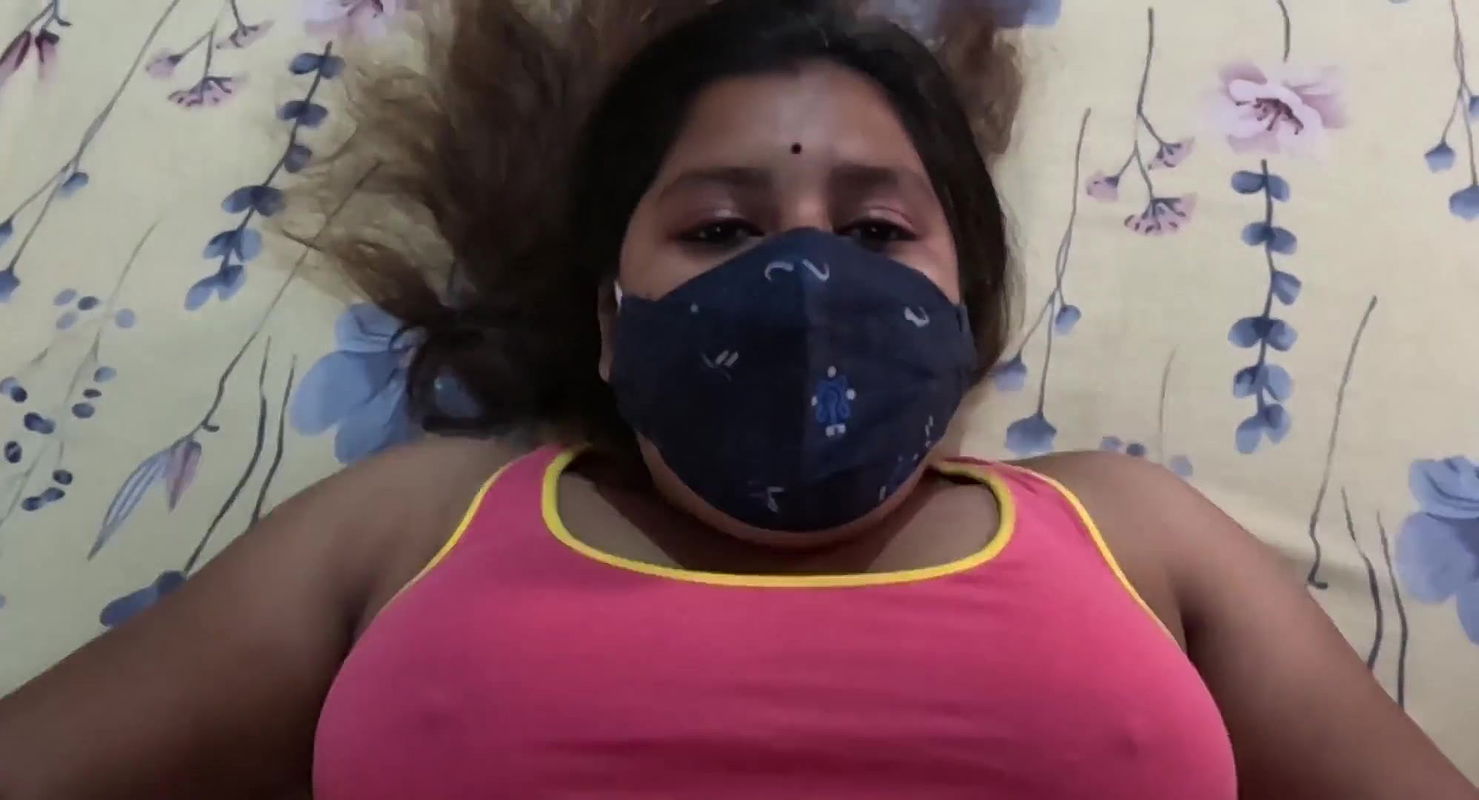 While visiting my friend’s place, I saw my friend’s mother alone in the house and took fuck in her room