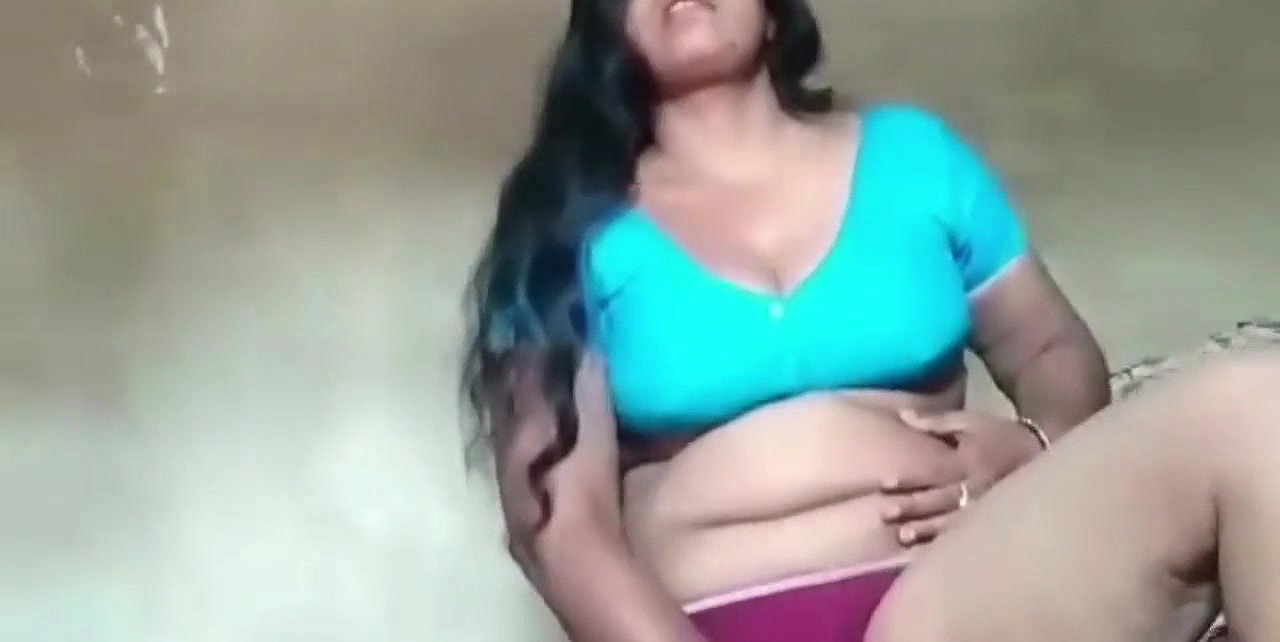 Desi Indian house wife hot scene full video