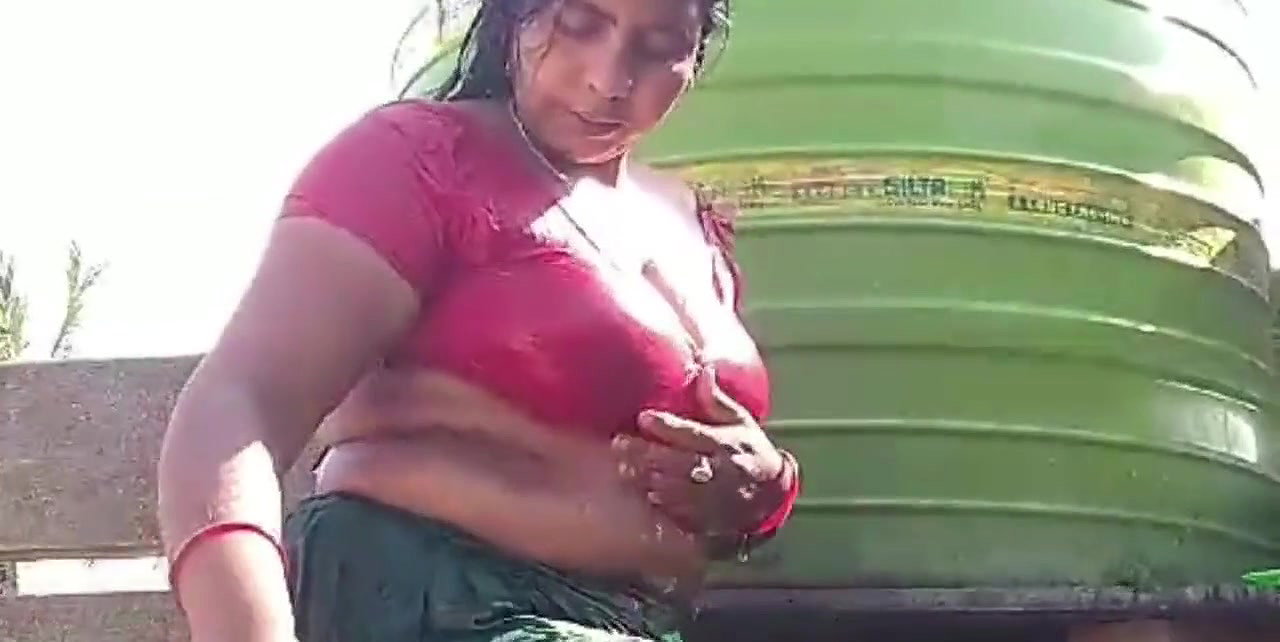 Desi Village house wife bathing video full open