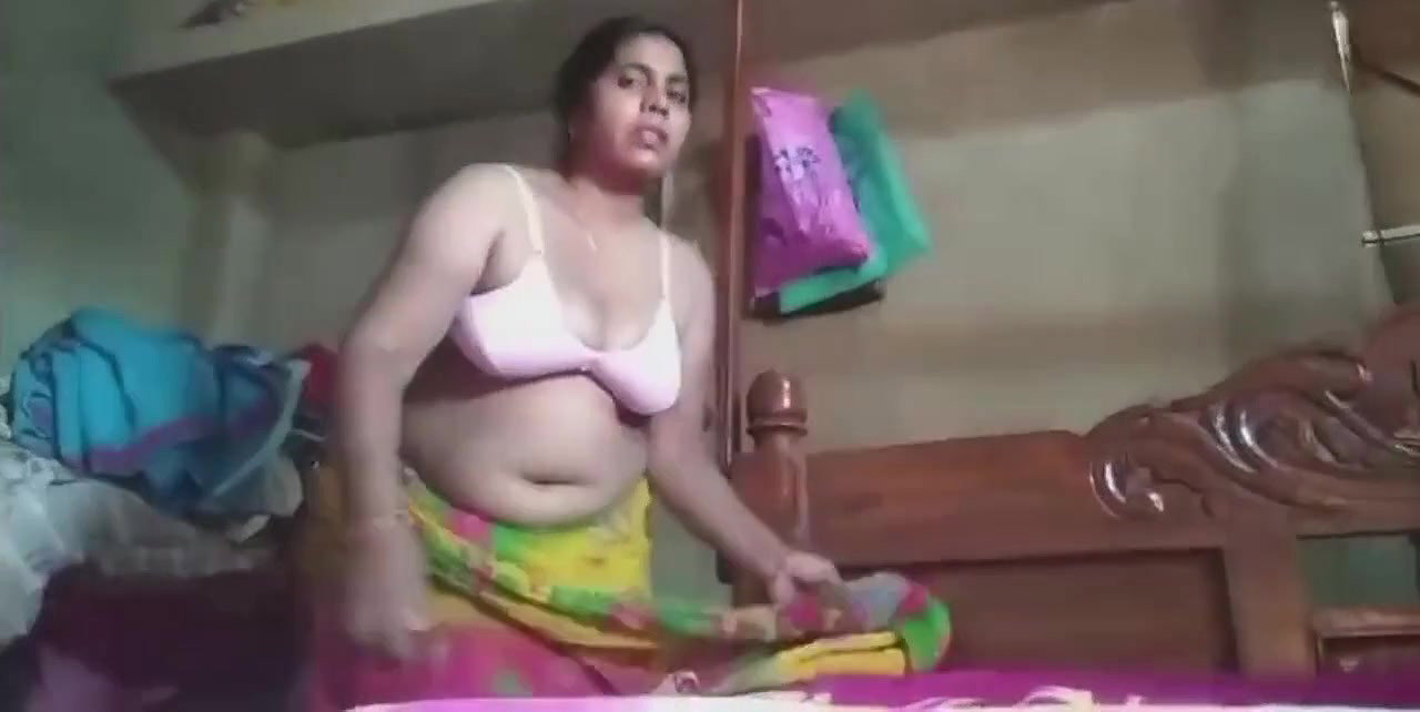 Desi wife hot fingering video full sexy