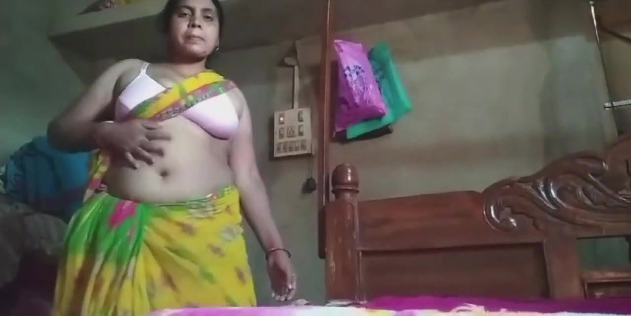 Desi wife hot fingering video full sexy