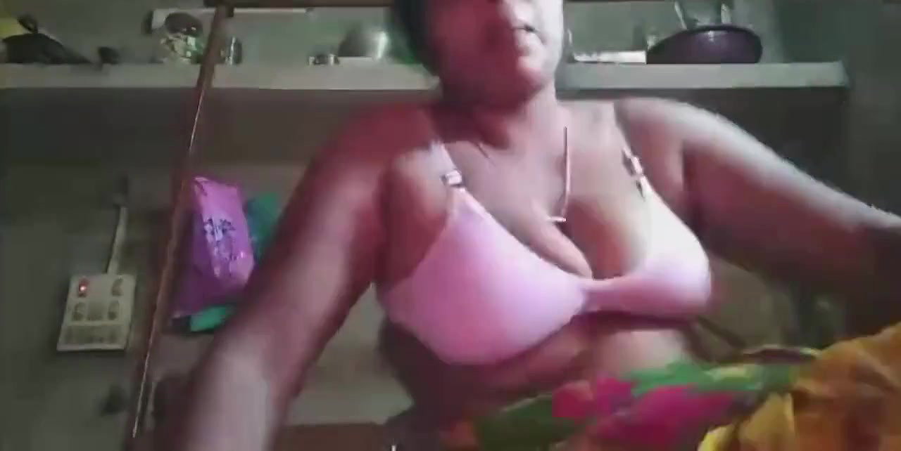 Desi wife hot fingering video full sexy