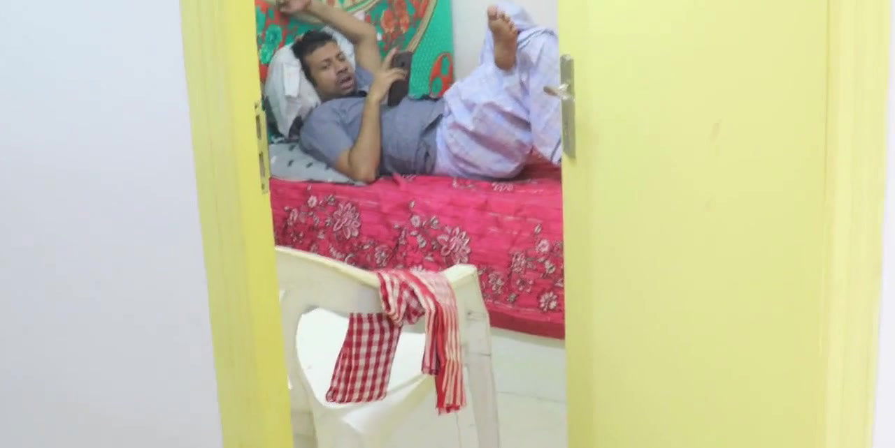 A dominating desi husband fucked his wife when she was cooking