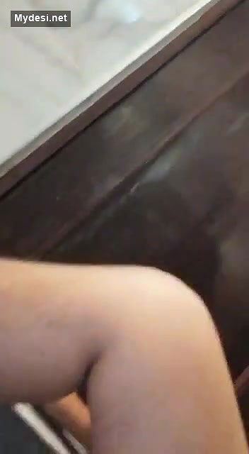 Desi wife sexy face on fing time