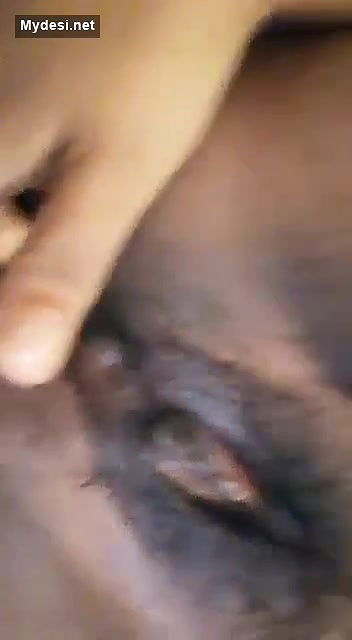 Desi wife sexy face on fing time