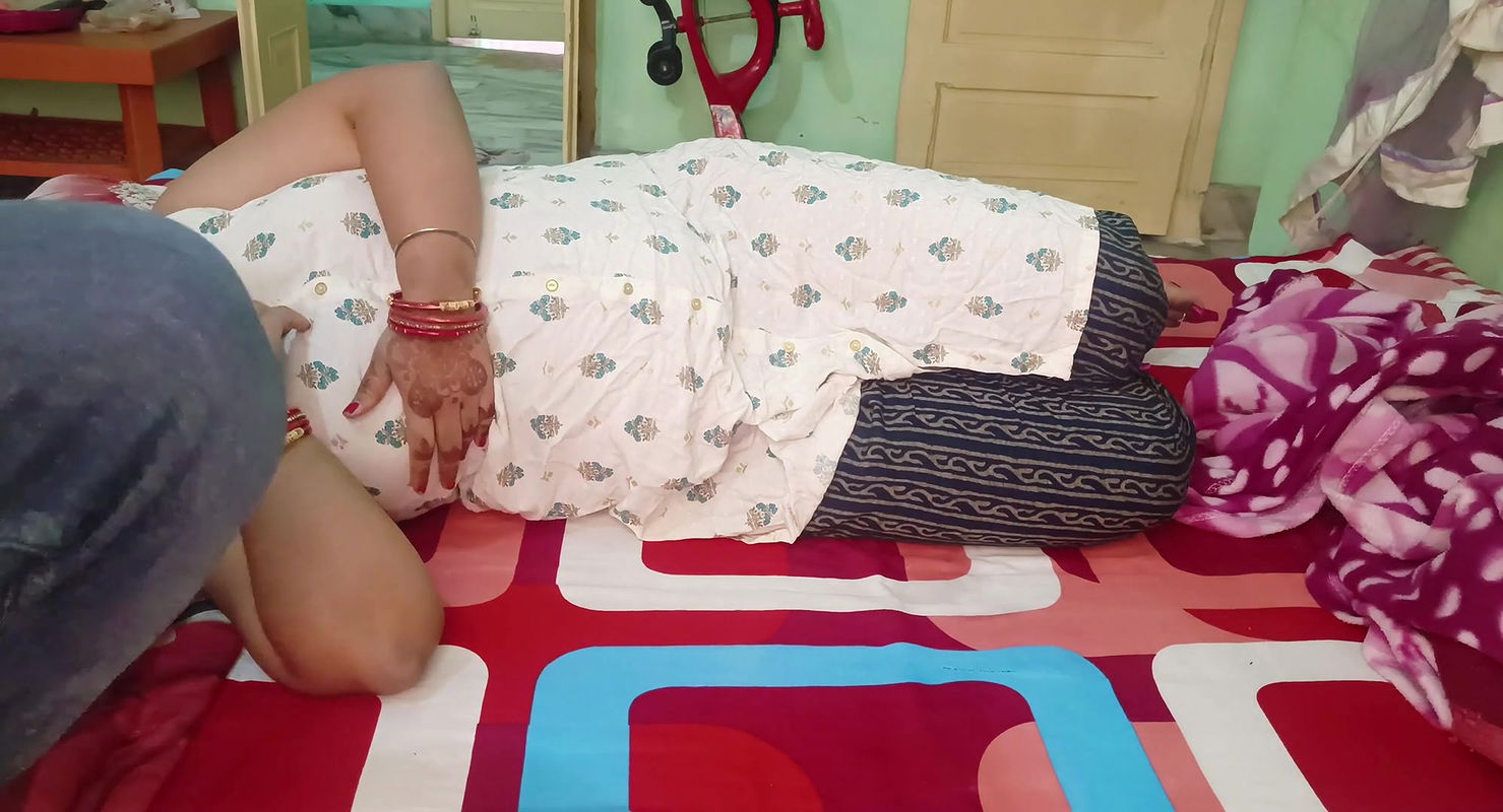 THE GIRL CALLED THE DELIVERY BOY AT HER HOME AND GOT HER FUCKED